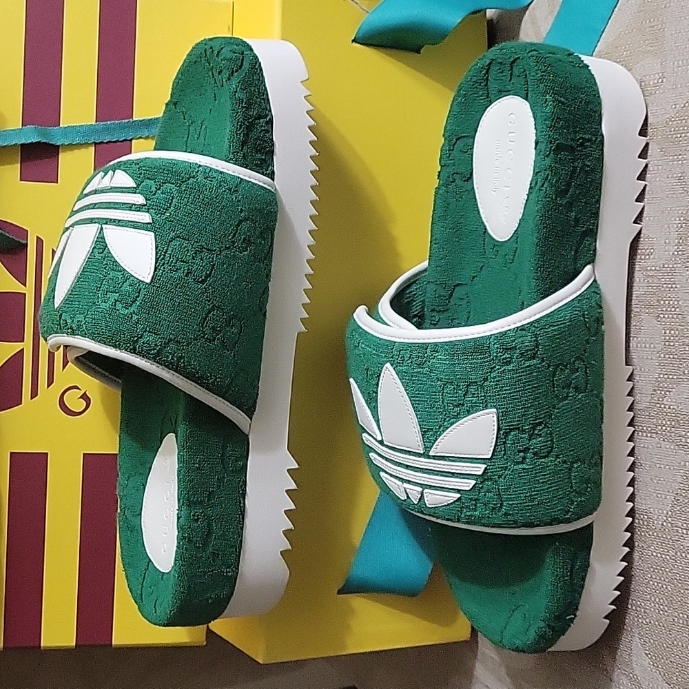 GUCCI  ADIDAS COLAB PLATFROM SLIDES SHOES - Picture 13 of 14